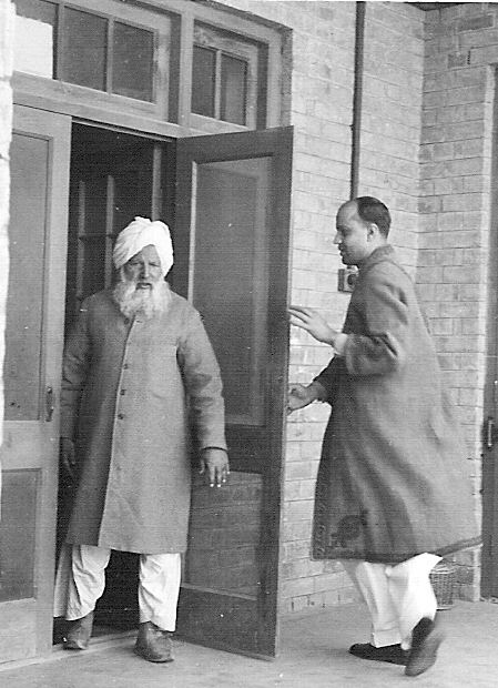 Sayyid Asad-ullah Shah and Mr N.A. Faruqui (right)
