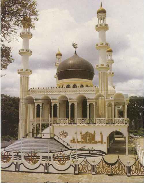 Main Lahore Ahmadiyya Mosque in Paramaribo (1)
